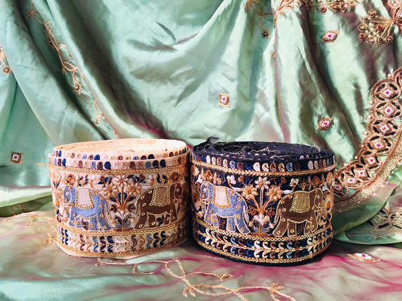 インド刺繍リボン　NO,17 インド　サリーボーダー　刺繍　生地　布　素材　テープ　小物 5枚目の画像