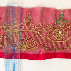 インド刺繍リボン　ビンテージ　No.8 インド　サリーボーダー　刺繍　生地　布　素材　テープ　小物 3枚目の画像