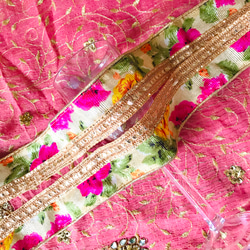 インド刺繍リボン　ユーズド　NO,5 インド　サリーボーダー　刺繍　生地　布　素材　テープ　小物 1枚目の画像