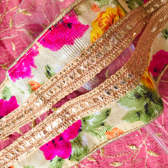 インド刺繍リボン　ユーズド　NO,5 インド　サリーボーダー　刺繍　生地　布　素材　テープ　小物 2枚目の画像
