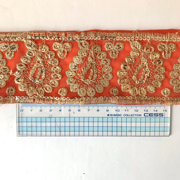 インド刺繍リボン　ユーズド　NO,7 インド　サリーボーダー　刺繍　生地　布　素材　テープ　小物 5枚目の画像