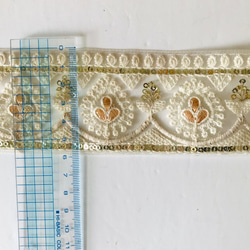 インド刺繍リボン　NO,48 インド　サリーボーダー　刺繍　生地　布　素材　テープ　小物 4枚目の画像