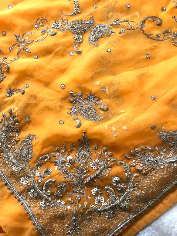 端切れ　オレンジ　O-34 インドサリー製　ザリワーク（金属刺繍生地） 3枚目の画像