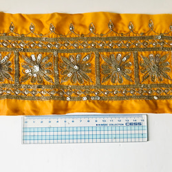 インド刺繍リボン　ビンテージ　No.13 インド　サリーボーダー　刺繍　生地　布　素材　テープ　小物 4枚目の画像