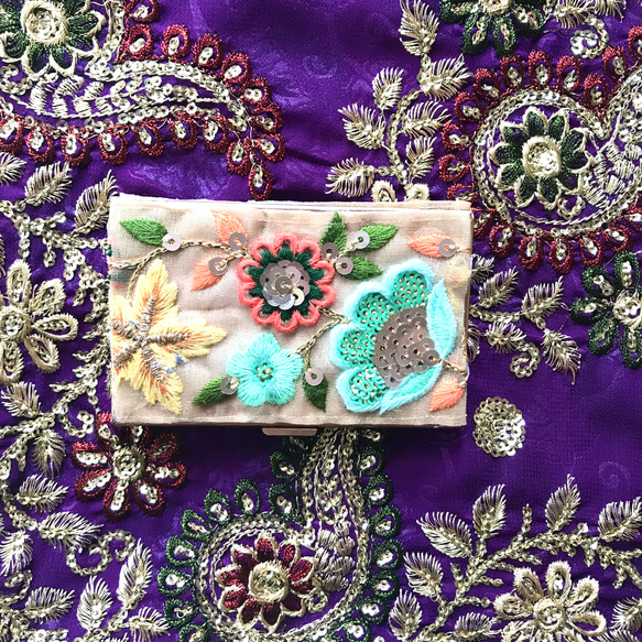 名刺入れ　カードケース　NO,11 インド刺繍リボン　 インド　サリーボーダー　刺繍　生地　布　テープ　小物 1枚目の画像