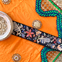 インド刺繍リボン　NO,67 インド　サリーボーダー　刺繍　生地　布　素材　テープ　小物 1枚目の画像