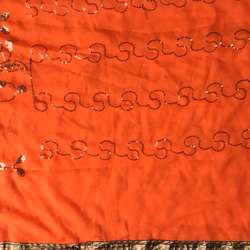 端切れ　オレンジ　O-23　インドサリー製　ザリワーク（金属刺繍生地） 3枚目の画像