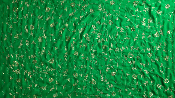 端切れ　グリーン　G-18　インドサリー製　ザリワーク（金属刺繍生地） 1枚目の画像