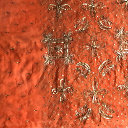 端切れ　オレンジO-12　インドサリー製　ザリワーク（金属刺繍生地） 1枚目の画像