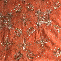 端切れ　オレンジO-12　インドサリー製　ザリワーク（金属刺繍生地） 2枚目の画像