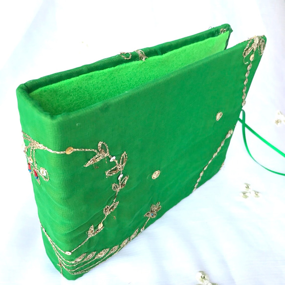 フォトブック　　インドサリー製　ザリワーク（金属刺繍生地）グリーン G-1 1枚目の画像