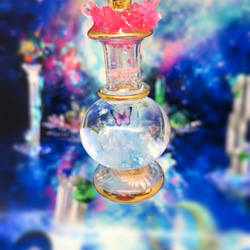 水晶の森の小瓶☆レジン鉱物☆蝶☆ピンク 5枚目の画像