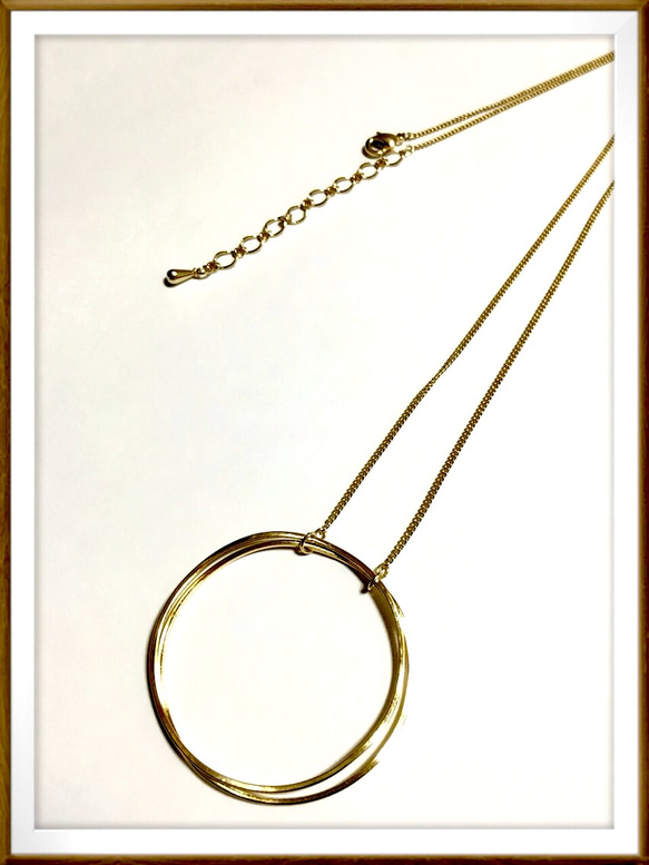 metal round necklace 3枚目の画像