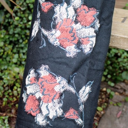 帯で作ったヨガマットケース　黒　刺繍　花　ヨガバッグ 4枚目の画像