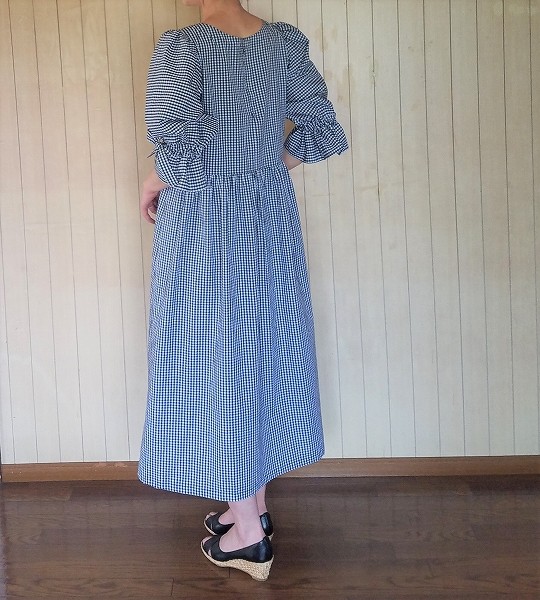 リボン付きバルーン袖ギンガムチェックのロングワンピース