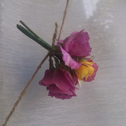 ドライフラワー ミニバラの小さな花束ガーラント ガーラント 4枚目の画像