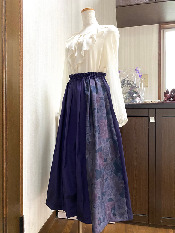 葡萄色　フレアスカート　絹節紬　大島紬　紫　2柄　無地と花柄　着物リメイク　着物裏ペチコート付き114 3枚目の画像