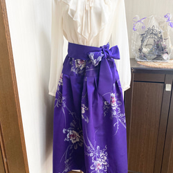 着物リメイク　華やか紫　切り替えフレアスカート　絹お召し　リボンベルト付　白絹ペチコート付き　38 5枚目の画像