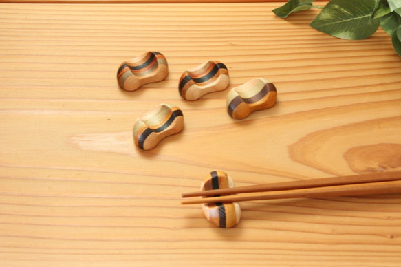『新作』寄木の箸置き 5個セット　豆形 ミニサイズ 2枚目の画像