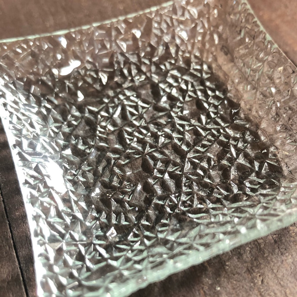 ダイヤ　　豆皿　小さい皿　昭和レトロガラス　アンティーク　型ガラス　もったいないをカタチに　思い出と一緒に　 3枚目の画像