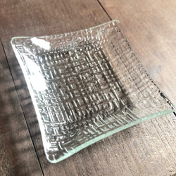 ており　豆皿　小さい皿　　昭和レトロガラス　アンティーク　型ガラス　もったいないをカタチに　思い出と一緒に　 2枚目の画像