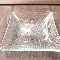 めばえ　　豆皿　小さい皿　昭和レトロガラス　アンティーク　型ガラス　もったいないをカタチに　思い出と一緒に 5枚目の画像