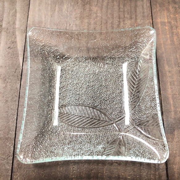 めばえ　　豆皿　小さい皿　昭和レトロガラス　アンティーク　型ガラス　もったいないをカタチに　思い出と一緒に 7枚目の画像