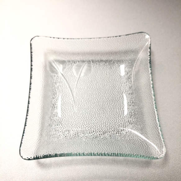 みどり　　豆皿　小さい皿　昭和レトロガラス　アンティーク　型ガラス　もったいないをカタチに　思い出と一緒に 2枚目の画像