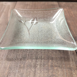 みどり　　豆皿　小さい皿　昭和レトロガラス　アンティーク　型ガラス　もったいないをカタチに　思い出と一緒に 5枚目の画像