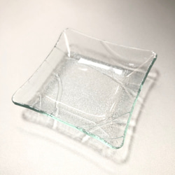 みずわ　　豆皿　小さい皿　昭和レトロガラス　アンティーク　型ガラス　もったいないをカタチに　思い出と一緒に 1枚目の画像