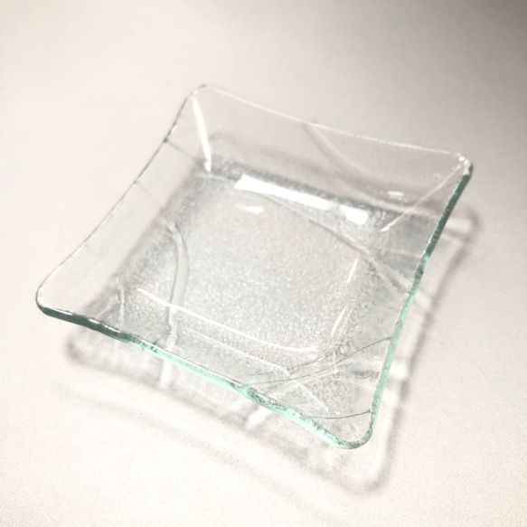 みずわ　　豆皿　小さい皿　昭和レトロガラス　アンティーク　型ガラス　もったいないをカタチに　思い出と一緒に 1枚目の画像
