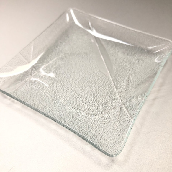 ささ　　小皿　　昭和レトロガラス　アンティーク　型ガラス　もったいないをカタチに　思い出と一緒に 1枚目の画像