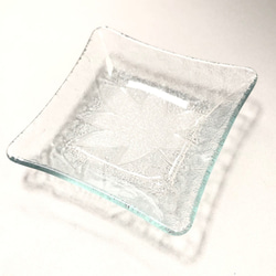 もみじ　　豆皿　小さい皿　昭和レトロガラス　アンティーク　型ガラス　もったいないをカタチに　思い出と一緒に 1枚目の画像
