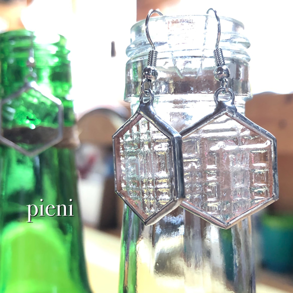 六角形　昭和レトロガラス　型ガラス　アンティーク　ステンドグラス　パーツ　素材　ピアス・ネックレス・ブローチに。 3枚目の画像