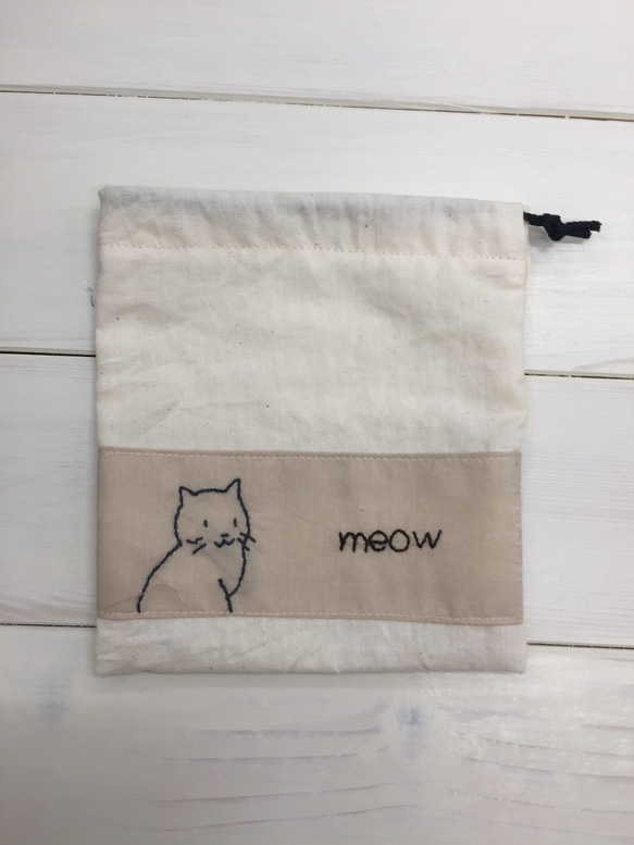 コロナ対策 巾着セット モノトーン猫 小巾着 マスク 刺し子 刺繍 3枚目の画像