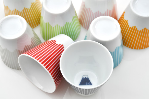 富士山モチーフ　カップ（Ｈ） 赤 1枚目の画像