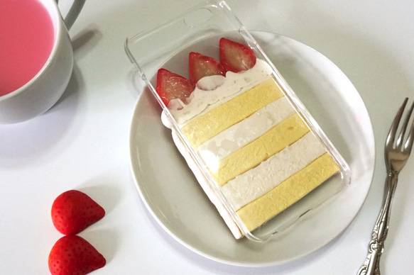 ストロベリークリームケーキ携帯電話のシェル|粘土受注生産で作られたシミュレーション食品の電話シェル 4枚目の画像