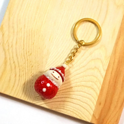 聖誕草莓小精靈鑰匙扣 | 仿真甜點黏土製飾物 聖誕禮物 接單製作 第2張的照片