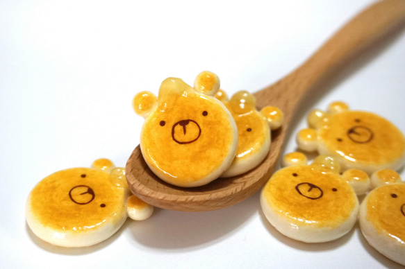 HealingKumaコレクションBear Pancake Brooch | Simulationミニフードキーホルダー 1枚目の画像