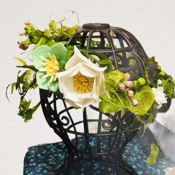 梔子の花冠　ヘッドドレス　ヘアアクセ　フェルト　ウェディング 1枚目の画像