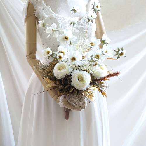 ピュアコスモスブーケ　ウェディングブーケ　ブートニアセット　白ブーケ　前撮り ピュアコスモスブーケ ウェディングブーケ ブートニアセット 白