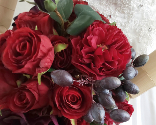 ウエディングブーケ（深紅）ブートニア込み 貴女だけの一点物  