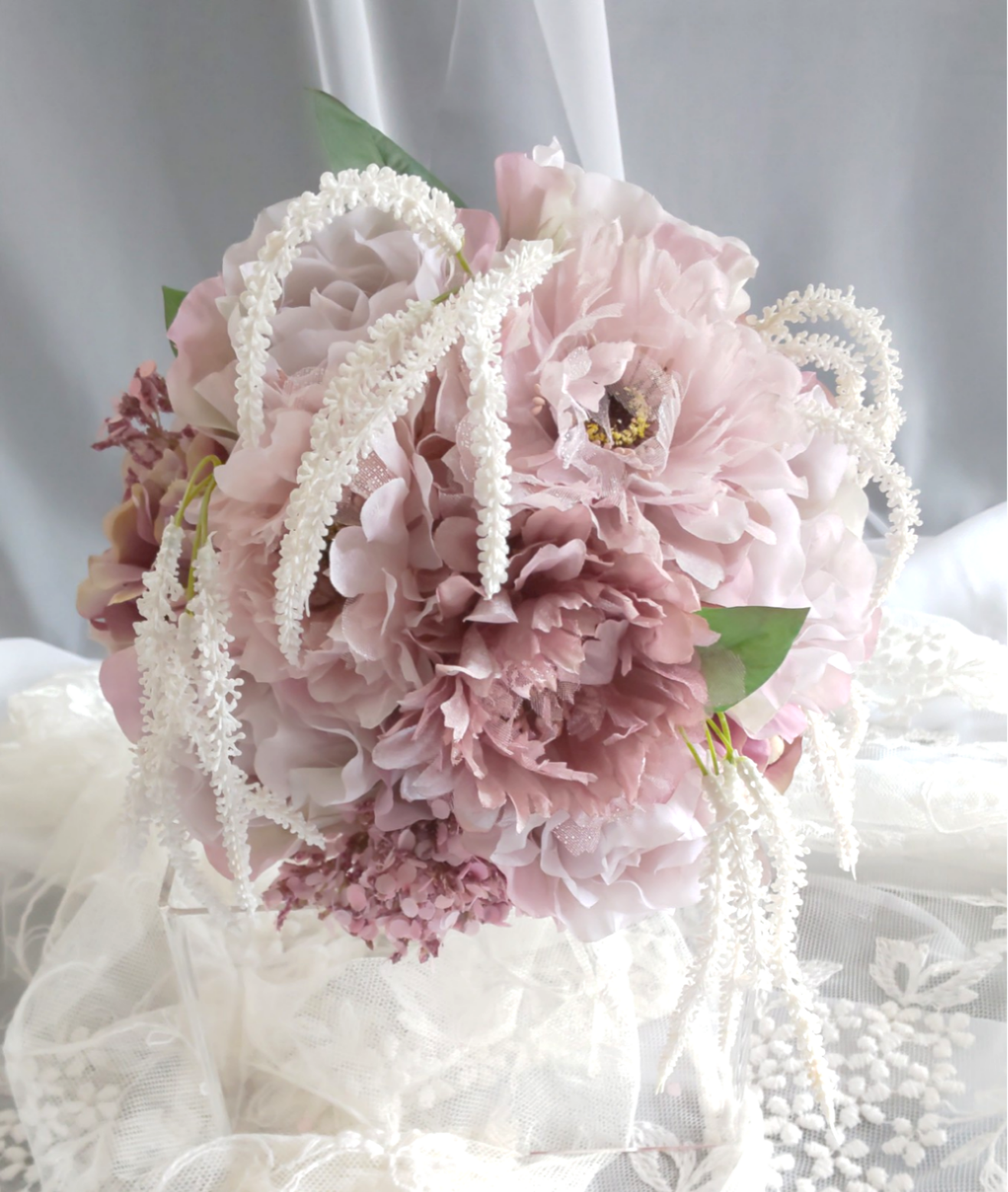 ウエディングクラッチブーケ（ピンク）ブートニア込み  世界で１つ貴女だけのオリジナルブーケをお勧めします。