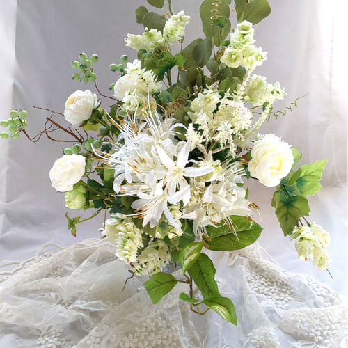 ウエディングワイルドブーケ（wネリネ）ブートニアこみ 貴女だけに世界