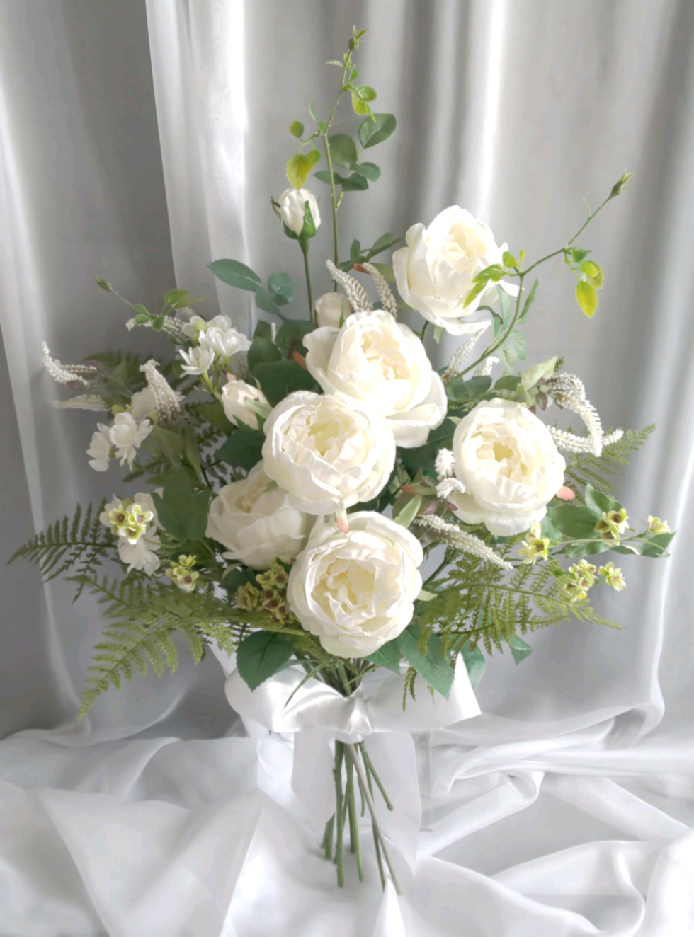 ウエディング和洋装ワイルドブーケ（オールドローズ）ブートニアこみ  世界で１つ貴女だけのオリジナルブーケをお勧めします。