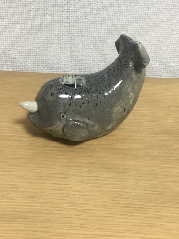 工房彩陶「イッカク花器」剣山つき（一輪挿し 可愛いプレゼント ギフト） 2枚目の画像