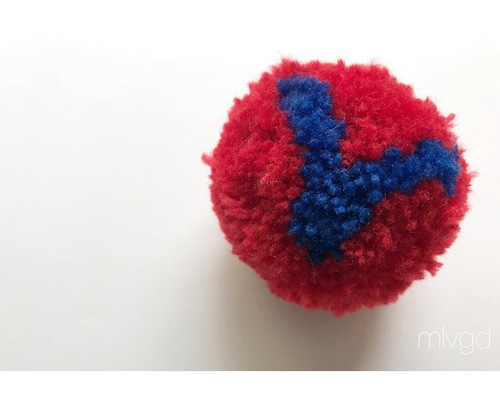 BIGBANG ファー風ポンポン キーホルダー】 FXXK IT ver RED(Y