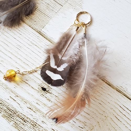 ナチュラルフェザー おおぶりピアス／イヤリング ピアス（フック