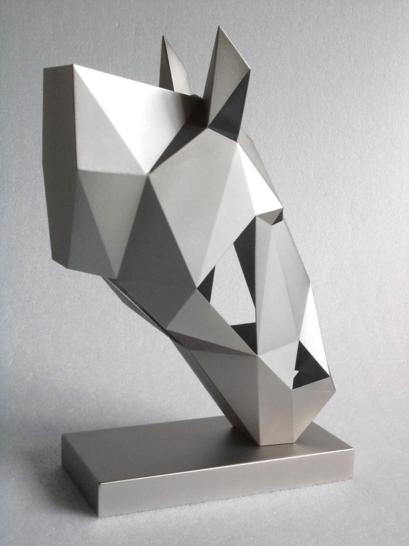 【飲水馬頭lowpoly stainless steel horse head sculpture】藝術品.室內設計 第10張的照片