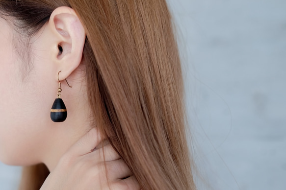 ピアスをスタッキング|手作りの木製のイヤリング/吊り下げタイプ